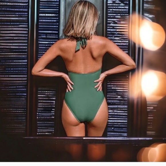 NWT! Cupshe Emerald Green Cut-out One Piece Swim Suit - Picture 4 of 11